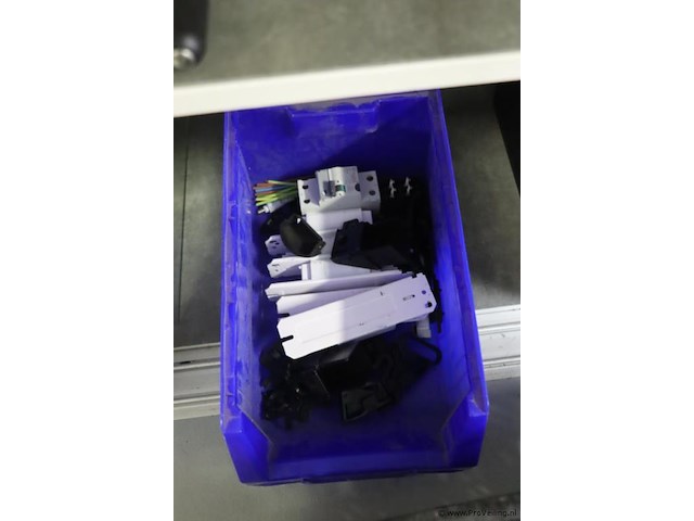 Partij diversen bestaande uit o.a. 380v-stekker, wandcontactdozen, kabels & schuifsloten - afbeelding 5 van  10