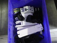 Partij diversen bestaande uit o.a. 380v-stekker, wandcontactdozen, kabels & schuifsloten - afbeelding 5 van  10