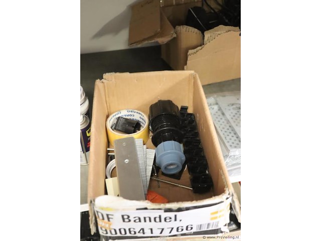 Partij diversen bestaande uit o.a. 380v-stekker, wandcontactdozen, kabels & schuifsloten - afbeelding 10 van  10