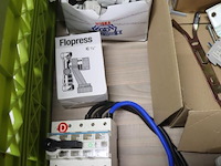 Partij diversen bestaande uit o.a. 380v-stekkers, installatieautomaten & wiska wartel voor kabel - afbeelding 3 van  6