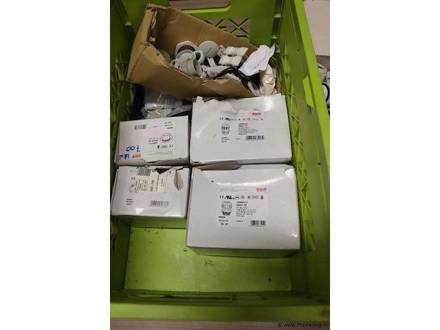 Partij diversen bestaande uit o.a. 380v-stekkers, installatieautomaten & wiska wartel voor kabel - afbeelding 4 van  6