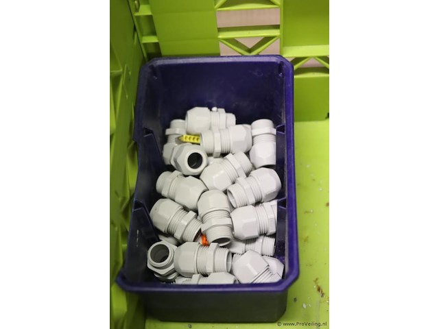 Partij diversen bestaande uit o.a. 380v-stekkers, installatieautomaten & wiska wartel voor kabel - afbeelding 6 van  6