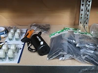 Partij diversen bestaande uit o.a. decoratie, gereedschap, stekkers & fietspompen - afbeelding 9 van  11