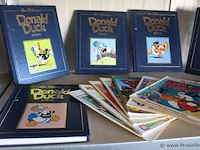 Partij diversen bestaande uit o.a. donald duck stripboeken, betonnen poedel beeld, polystone roodkapje & werkverkeer bord - afbeelding 5 van  6