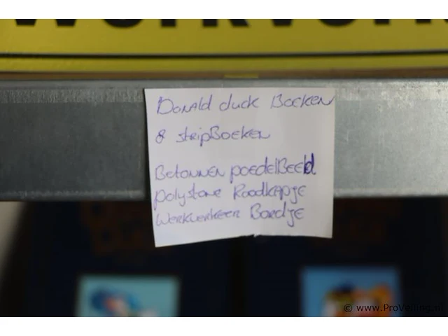 Partij diversen bestaande uit o.a. donald duck stripboeken, betonnen poedel beeld, polystone roodkapje & werkverkeer bord - afbeelding 6 van  6