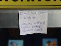 Partij diversen bestaande uit o.a. donald duck stripboeken, betonnen poedel beeld, polystone roodkapje & werkverkeer bord - afbeelding 6 van  6