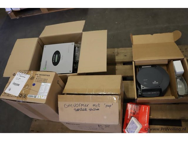 Partij diversen bestaande uit o.a. growatt pv-inverter; model 1000-s; solar-log type 200 & honeywell touch klokthermostaat - afbeelding 1 van  9