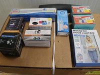 Partij diversen bestaande uit o.a. horgordijn, waslijn, solar sensor mosquito killer & plakbandhouder - afbeelding 1 van  11