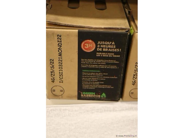 Partij diversen bestaande uit o.a. houtskool box, gereedschapshouder & tuinslangaccessoires - afbeelding 2 van  5