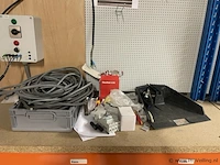 Partij diversen bestaande uit o.a. kabels& installatieautomaten - afbeelding 1 van  4