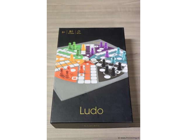 Partij diversen bestaande uit o.a. monopoly, bokshandschoenen, ludo, racebaan & tafeltennis batjes - afbeelding 8 van  12