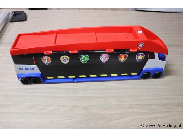 Partij diversen bestaande uit o.a. monopoly, bokshandschoenen, ludo, racebaan & tafeltennis batjes - afbeelding 11 van  12