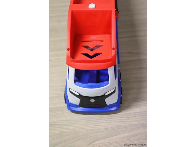 Partij diversen bestaande uit o.a. monopoly, bokshandschoenen, ludo, racebaan & tafeltennis batjes - afbeelding 12 van  12