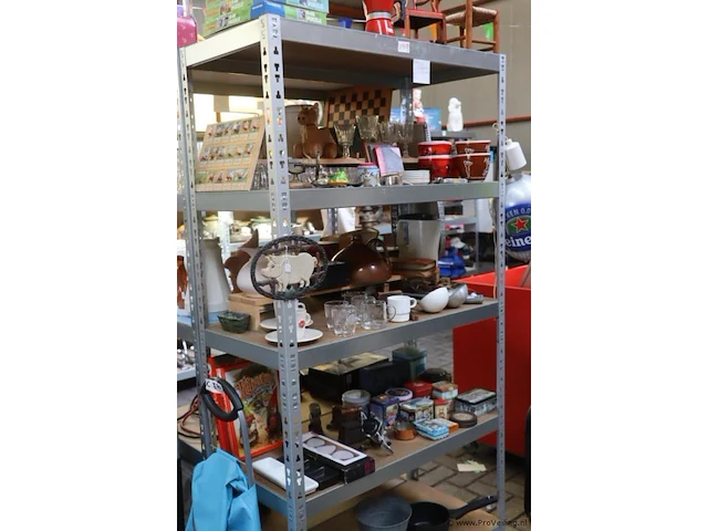 Partij diversen bestaande uit o.a. oude blikjes, glazen, puzzels & diverse vintage artikelen - afbeelding 1 van  14