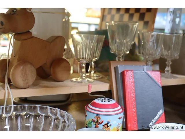 Partij diversen bestaande uit o.a. oude blikjes, glazen, puzzels & diverse vintage artikelen - afbeelding 11 van  14
