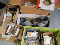 Partij diversen bestaande uit o.a. pvc-buisfittingen, schakelmateriaal & kabelschoen - afbeelding 1 van  8