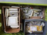 Partij diversen bestaande uit o.a. pvc-buisfittingen, schakelmateriaal & kabelschoen - afbeelding 2 van  8