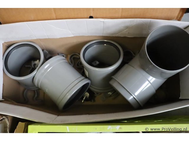 Partij diversen bestaande uit o.a. pvc-buisfittingen, schakelmateriaal & kabelschoen - afbeelding 6 van  8