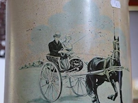 Partij diversen bestaande uit o.a. tandenborstels, decoratieve huisjes, puzzel, fietshelmen; kaarsen & dierenhalsbanden - afbeelding 4 van  11