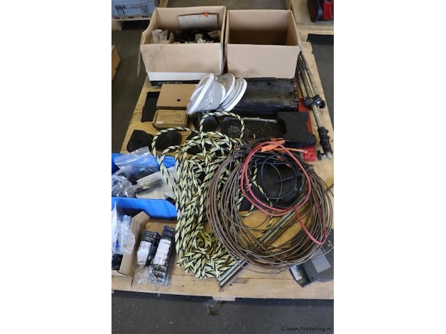 Partij diversen bestaande uit o.a. touw, ijzerdraad, draadeinden & growatt wireless monitoring - afbeelding 4 van  11