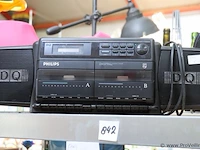 Partij diversen bestaande uit o.a. woondecoratie, radio's, glazen, zwembroeken, delftsblauw borden; nieuw en gebruikt - afbeelding 5 van  11