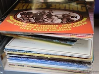 Partij diversen bestaande uit o.a. woondecoratie, werkschoenen, vaatdoekjes & muziekcd's - afbeelding 2 van  12