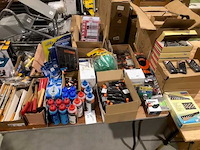 Partij diversen gereedschappen op tafel - afbeelding 5 van  14