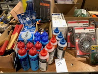 Partij diversen gereedschappen op tafel - afbeelding 11 van  14