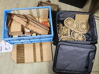 Partij diversen in krat/koffer - afbeelding 1 van  6