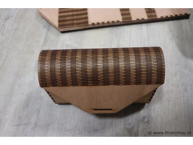 Partij diversen in krat/koffer - afbeelding 2 van  6