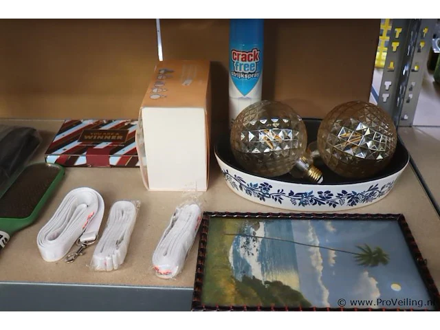 Partij diversen in stelling o.a. decoratieve lampen, koksbuizen & verzamelitems - afbeelding 11 van  11