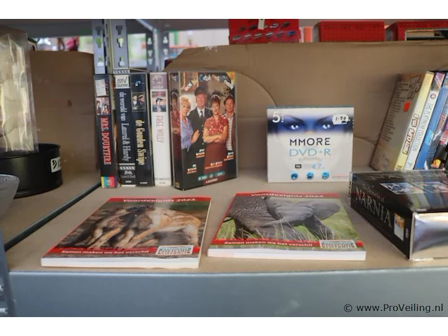 Partij diversen in stelling o.a. dvd's, boeken & puzzel - afbeelding 3 van  7