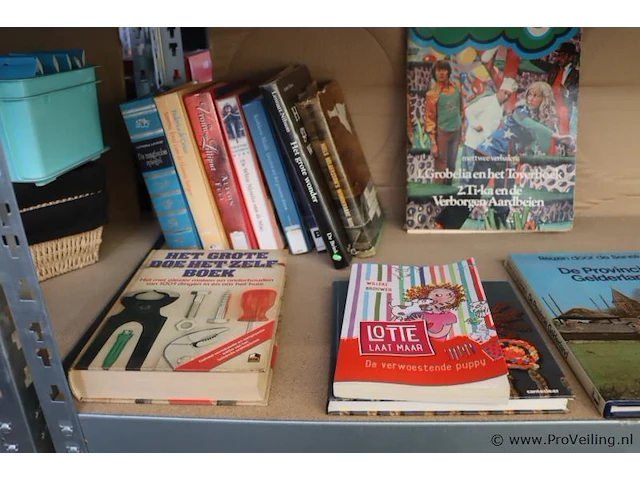 Partij diversen in stelling o.a. dvd's, boeken & puzzel - afbeelding 4 van  7