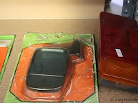 Partij diversen in stelling o.a. philips radio/cassettespeler, luidsprekers & diverse autospiegels - afbeelding 10 van  10