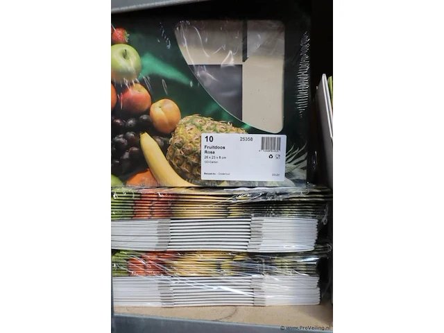 Partij diversen (inhoud 2 planken) bestaande uit o.a. fruitboxen, mokkenmustjes (eiermutsjes) & folierol houders - afbeelding 7 van  8