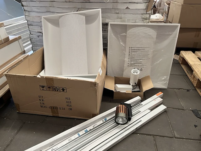 Partij diversen led verlichting - afbeelding 1 van  6