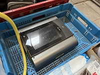 Partij diversen met kratten w.o. elektronica, trolleys, schakelmateriaal - afbeelding 10 van  10