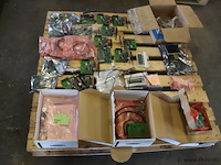 Partij diversen o.a. antennekit - afbeelding 1 van  7