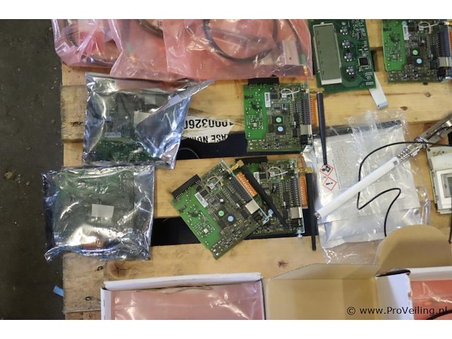 Partij diversen o.a. antennekit - afbeelding 3 van  7