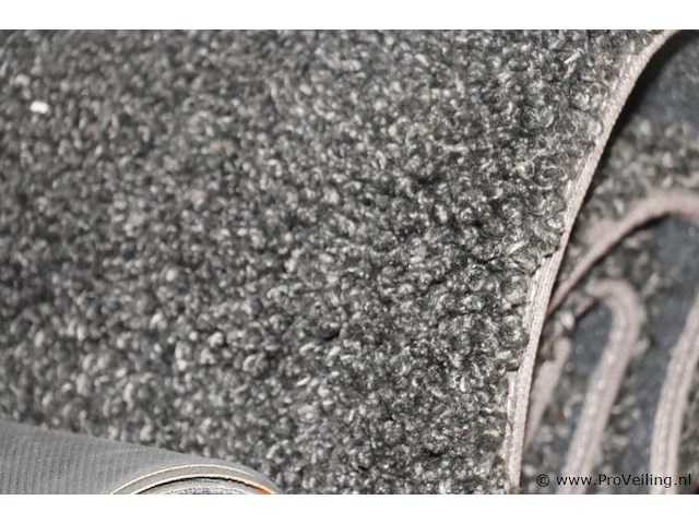 Partij diversen o.a. bamboe balkonscherm & tapijt - afbeelding 2 van  4