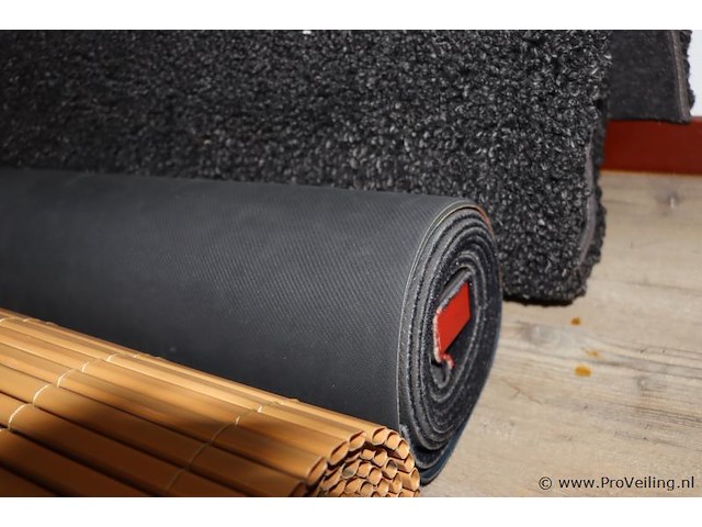 Partij diversen o.a. bamboe balkonscherm & tapijt - afbeelding 3 van  4