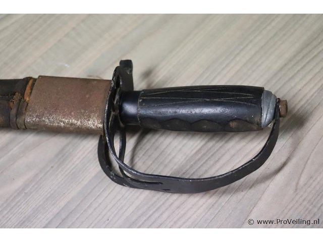 Partij diversen o.a. blaasinstrument & zwaard - afbeelding 5 van  14