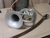 Partij diversen o.a. blaasinstrument & zwaard - afbeelding 1 van  14