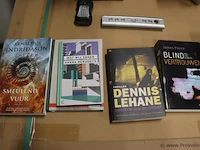 Partij diversen o.a. boeken, kandelaars en kruidenpotjes - afbeelding 2 van  10
