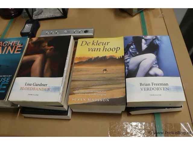 Partij diversen o.a. boeken, kandelaars en kruidenpotjes - afbeelding 9 van  10