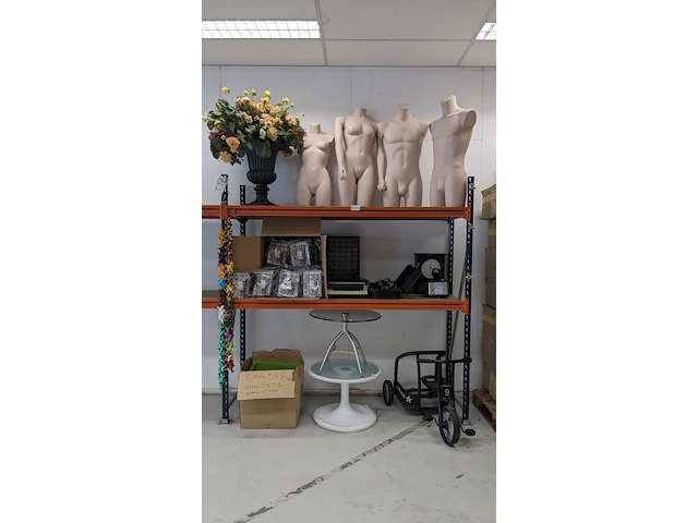 Partij diversen, o.a. eline, scheepjes wol, 2024 - afbeelding 1 van  16