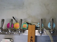 Partij diversen o.a. energiedrank/ mixdranktap, slangen & elektrische pompen van het merk flojet; model bevjet5000series bib dispenser (3 stuks) - afbeelding 4 van  10