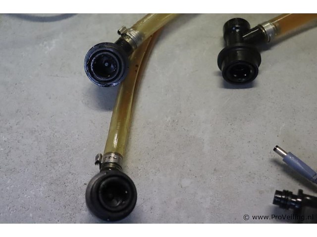 Partij diversen o.a. energiedrank/ mixdranktap, slangen & elektrische pompen van het merk flojet; model bevjet5000series bib dispenser (3 stuks) - afbeelding 10 van  10