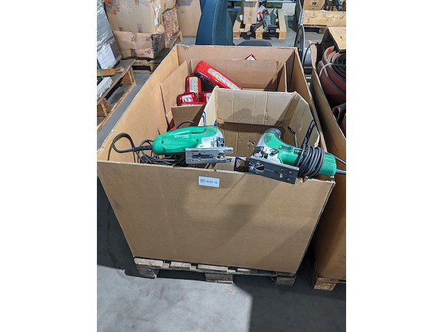 Partij diversen o.a. gereedschap, volvo lampen, o.a. hitachi, metabo - afbeelding 1 van  15