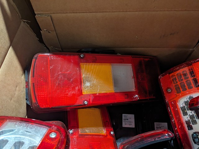 Partij diversen o.a. gereedschap, volvo lampen, o.a. hitachi, metabo - afbeelding 9 van  15